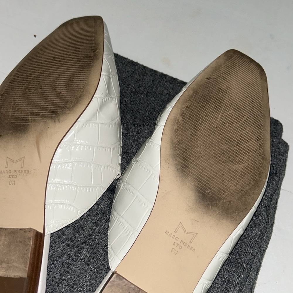 Gently used women’s Marc Fisher shoes size 9m - Picture 4 of 4